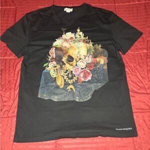 Alexander Mc Queen t shirt size large fits like a medium